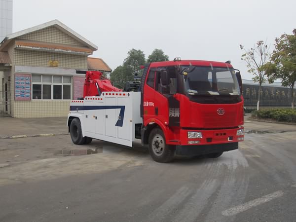 解放拖吊型清障車
